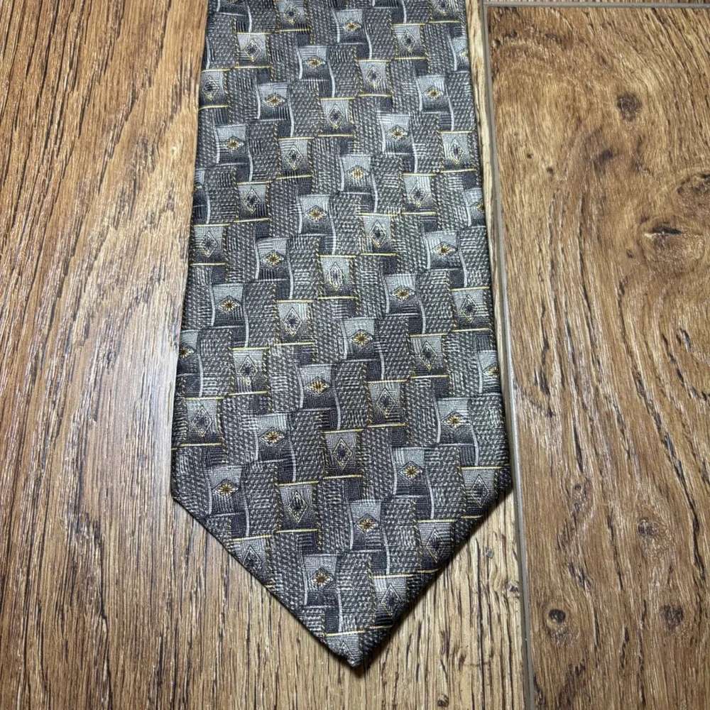 Roundtree & Yorke Mens Silk‎ Tie Grey Charcoal Geometric Gold Diamond Handmade